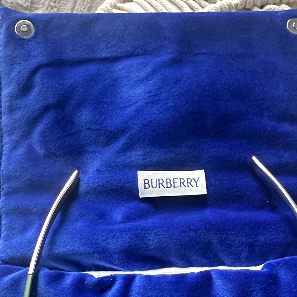 Burberry Olive Green Sunglasses with Blue Case *Unisex!* - Picture 13 of 16